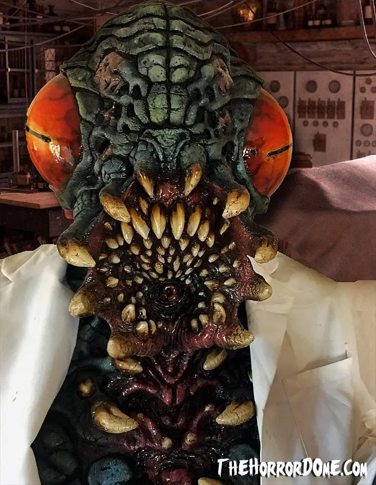 The Horror Dome "Evolve Bug In Lab Coat" HD Studios Pro Costume 10 The Horror Dome "Evolve Bug In Lab Coat" HD Studios Pro Costume - Image 8